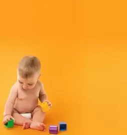 Bebé jugando